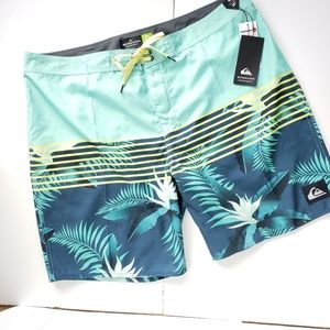 New with tags Quicksilver Size 40 Board shorts